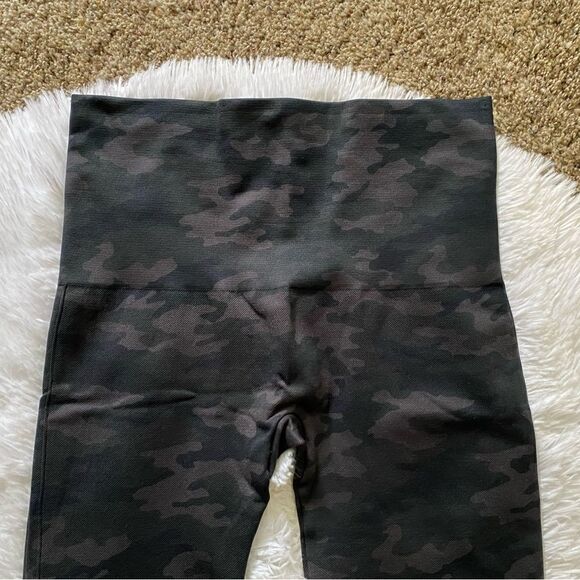 SPANX Camo Seamless Leggings Womens Size XL - Picture 3 of 5